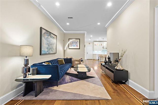 231 1st Street 1B, Jersey City, NJ 07302