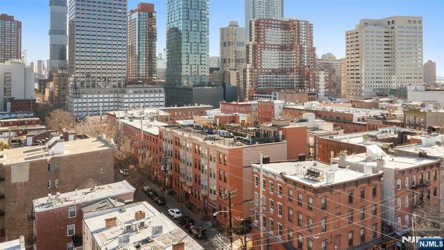 231 1st Street 1B, Jersey City, NJ 07302