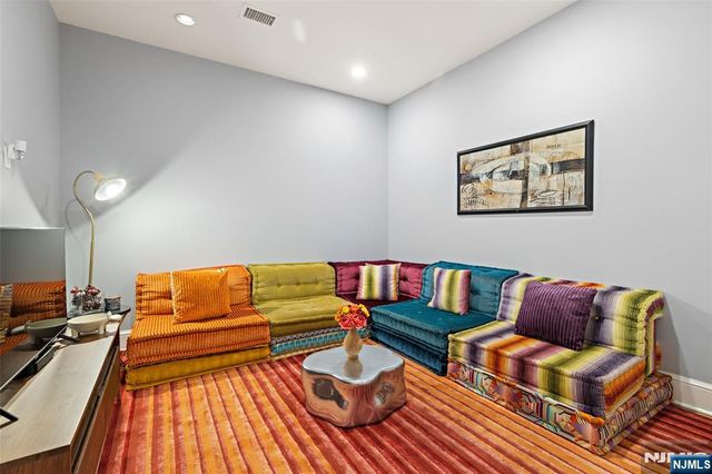 231 1st Street 1B, Jersey City, NJ 07302