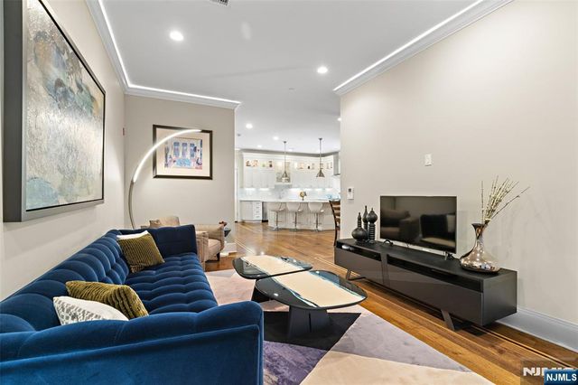 231 1st Street 1B, Jersey City, NJ 07302