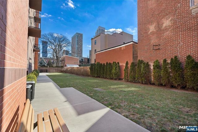 231 1st Street 1B, Jersey City, NJ 07302