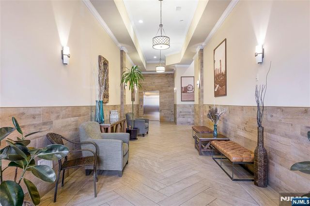 231 1st Street 1B, Jersey City, NJ 07302