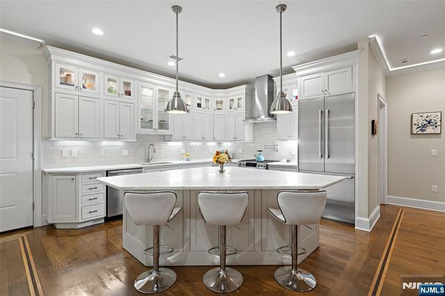 231 1st Street 1B, Jersey City, NJ 07302