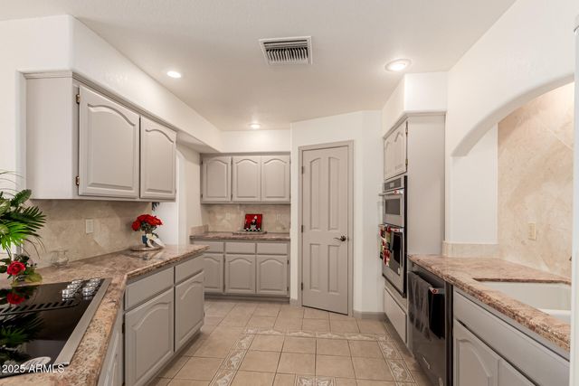 1225 MULE DEER Trail, Wickenburg, AZ 85390