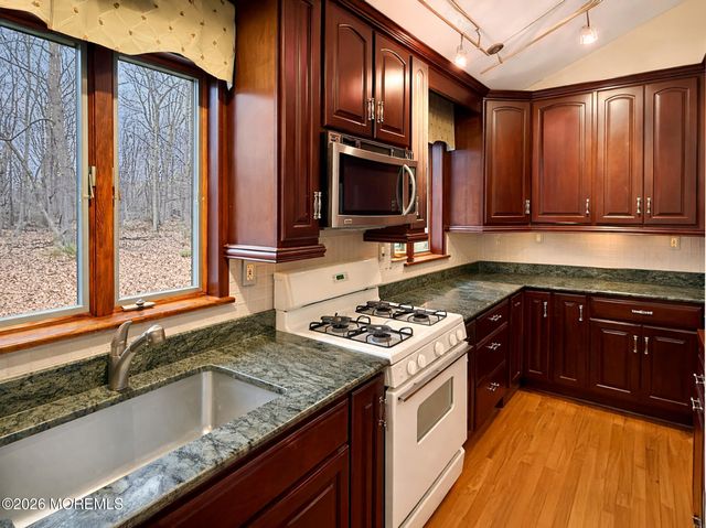 80 Ivins Drive, New Egypt, NJ 08533