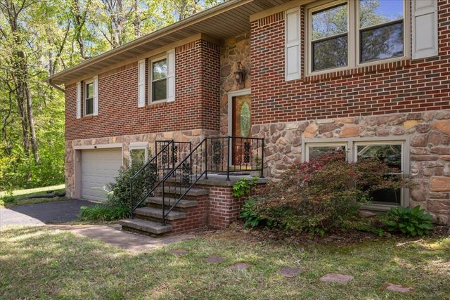 48 Hill Rd, Big Sandy, TN 38221