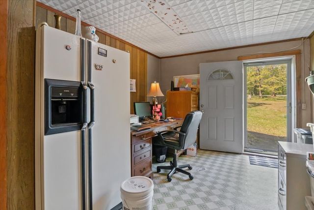 48 Hill Rd, Big Sandy, TN 38221