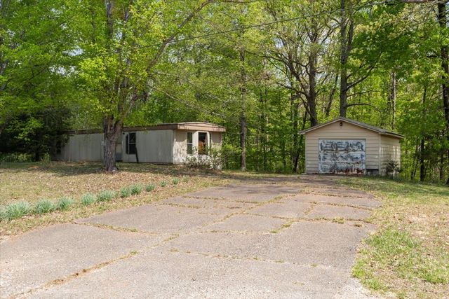 48 Hill Rd, Big Sandy, TN 38221