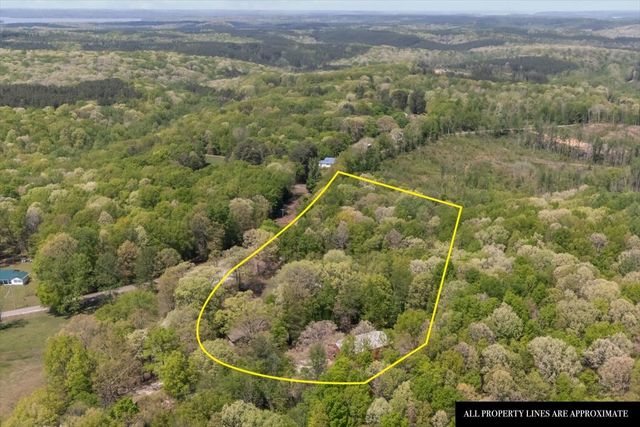 48 Hill Rd, Big Sandy, TN 38221