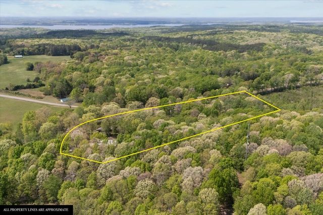 48 Hill Rd, Big Sandy, TN 38221