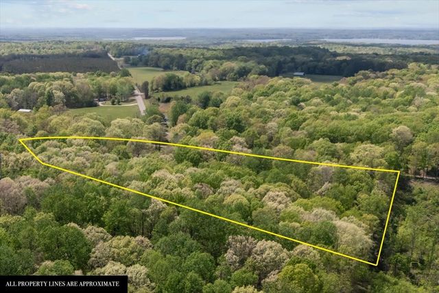 48 Hill Rd, Big Sandy, TN 38221
