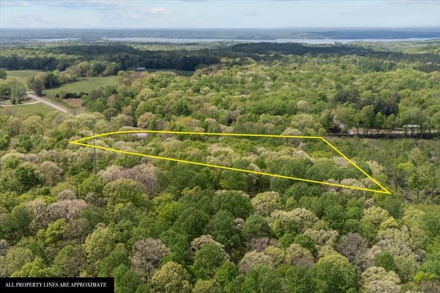 48 Hill Rd, Big Sandy, TN 38221