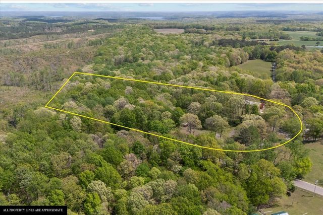 48 Hill Rd, Big Sandy, TN 38221