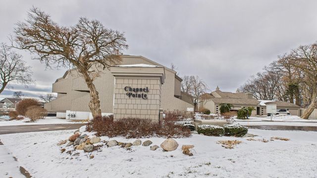 408 Ruddiman Drive 3, North Muskegon City, MI 49445