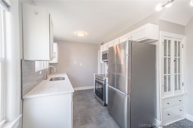 901 Cherry Drive, Jeffersonville, IN 47130