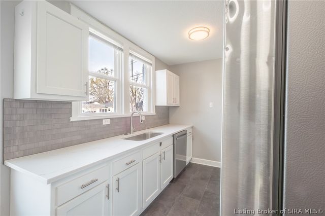 901 Cherry Drive, Jeffersonville, IN 47130