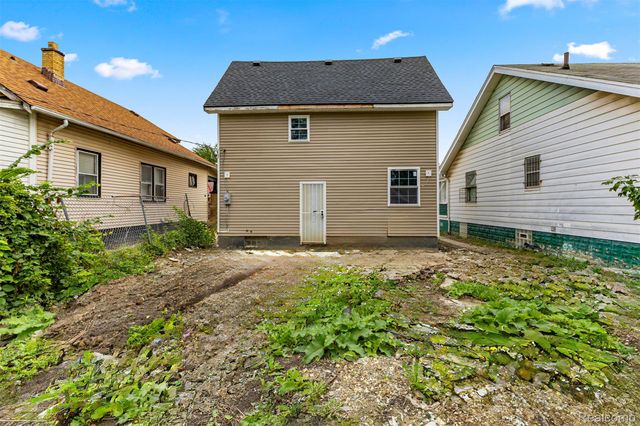 10017 Manor Street, Detroit, MI 48204