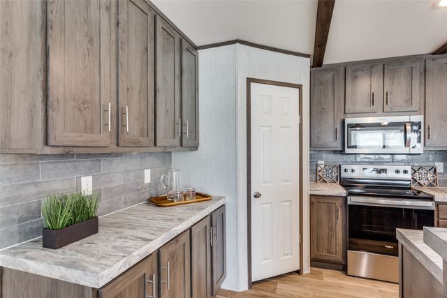 175 Cedar Drive, Azle, TX 76020