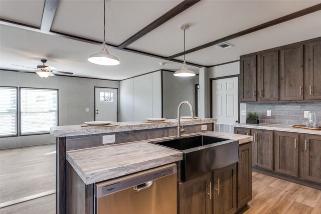 175 Cedar Drive, Azle, TX 76020