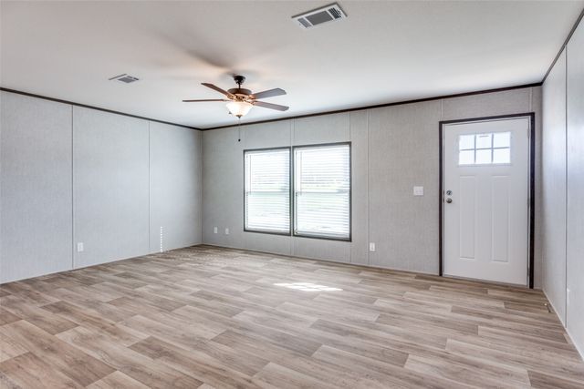 175 Cedar Drive, Azle, TX 76020