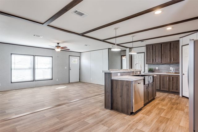 175 Cedar Drive, Azle, TX 76020