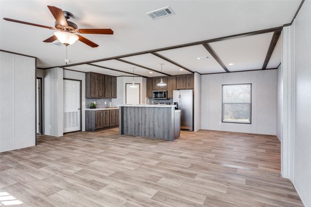 175 Cedar Drive, Azle, TX 76020