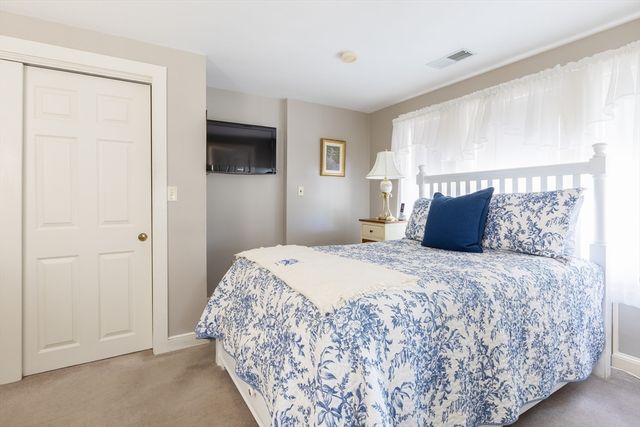 98 Randolph St, Weymouth, MA 02190