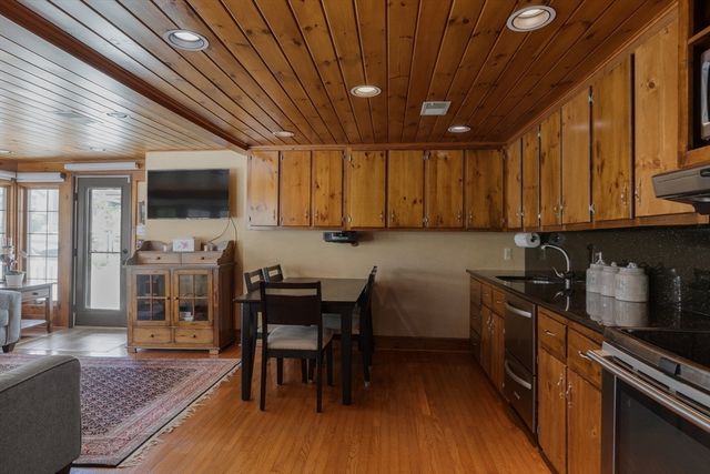 98 Randolph St, Weymouth, MA 02190