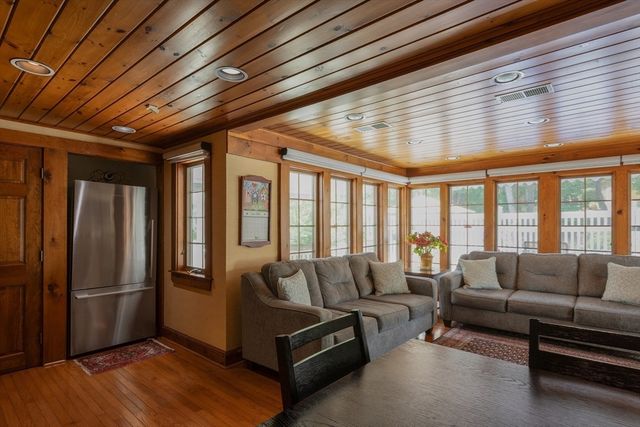 98 Randolph St, Weymouth, MA 02190