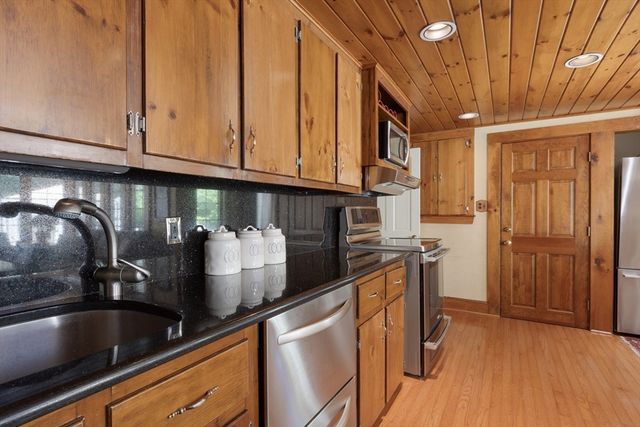 98 Randolph St, Weymouth, MA 02190
