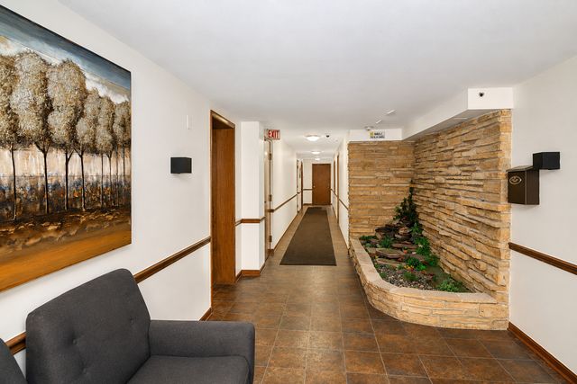 6490 N Northwest Highway 5F, Chicago, IL 60631
