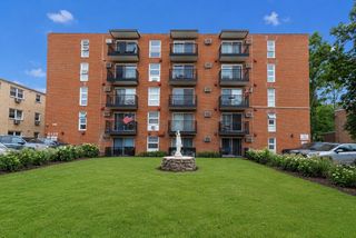 6490 N Northwest Highway 5F, Chicago, IL 60631
