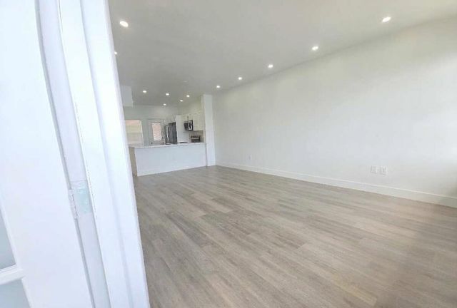 18555 NE 14th Avenue 709, Miami, FL 33179