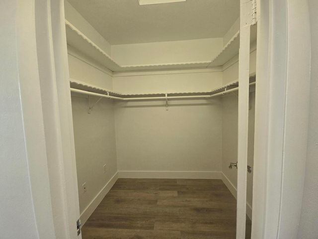 18555 NE 14th Avenue 709, Miami, FL 33179