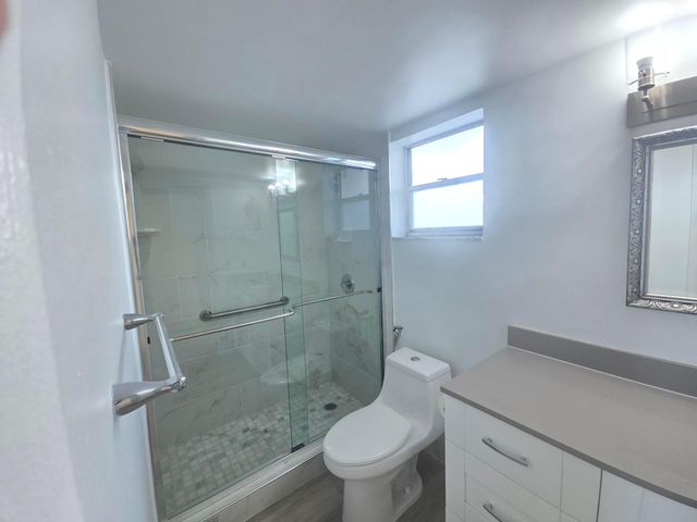 18555 NE 14th Avenue 709, Miami, FL 33179