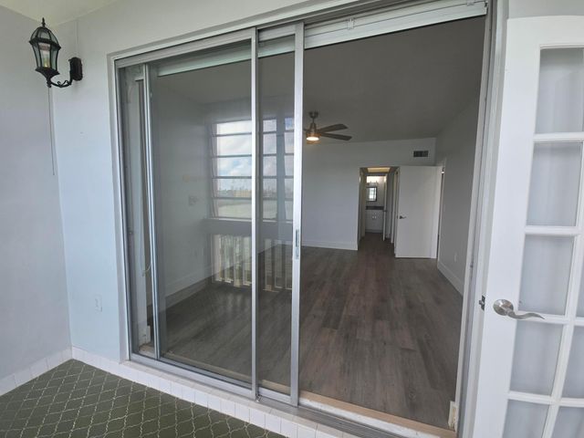 18555 NE 14th Avenue 709, Miami, FL 33179