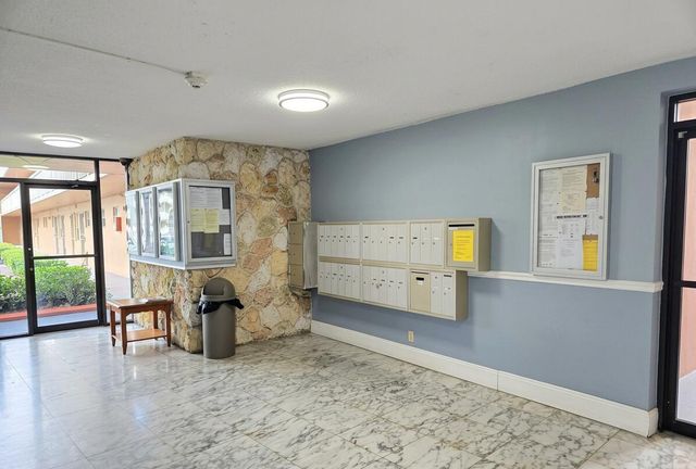 18555 NE 14th Avenue 709, Miami, FL 33179