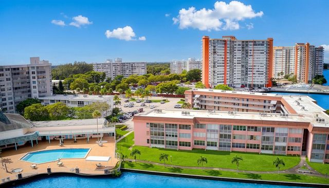 18555 NE 14th Avenue 709, Miami, FL 33179