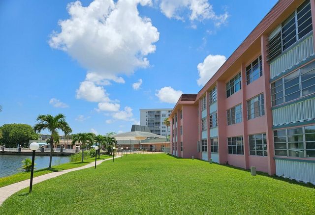 18555 NE 14th Avenue 709, Miami, FL 33179