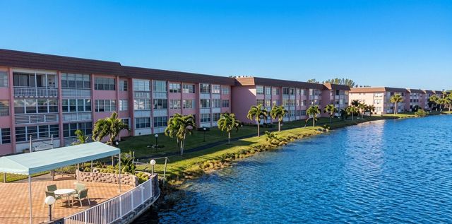 18555 NE 14th Avenue 709, Miami, FL 33179