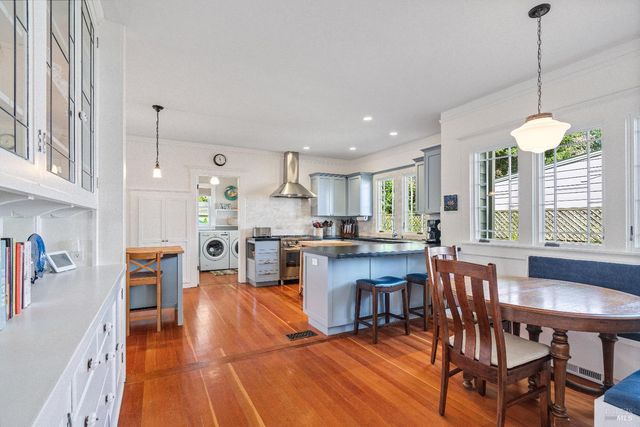 915 St Helena Ave, Santa Rosa, CA 95404