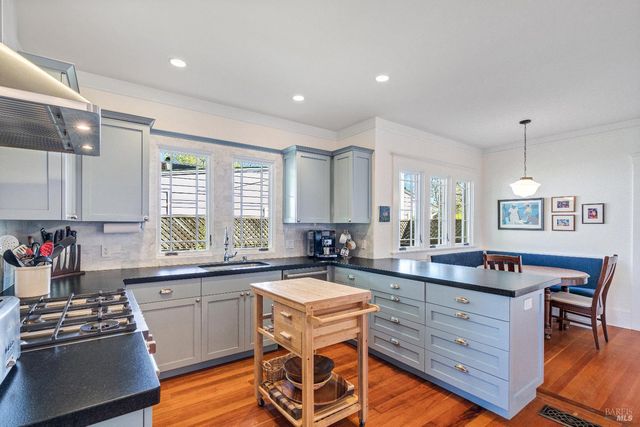 915 St Helena Ave, Santa Rosa, CA 95404