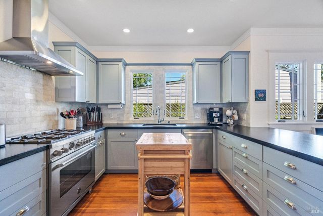 915 St Helena Ave, Santa Rosa, CA 95404