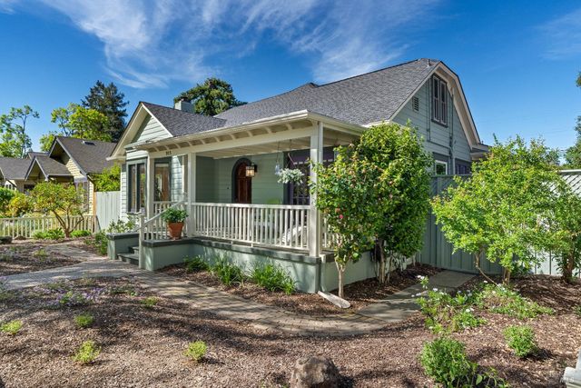 915 St Helena Ave, Santa Rosa, CA 95404