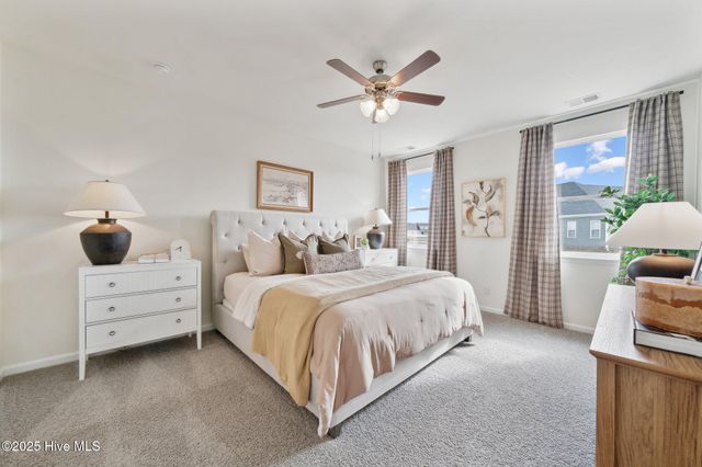 302 Mizzen Way, Elizabeth City, NC 27909