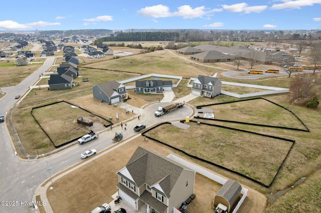 302 Mizzen Way, Elizabeth City, NC 27909