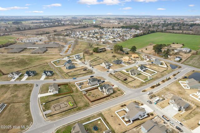 302 Mizzen Way, Elizabeth City, NC 27909