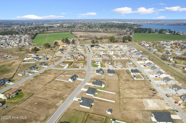 302 Mizzen Way, Elizabeth City, NC 27909