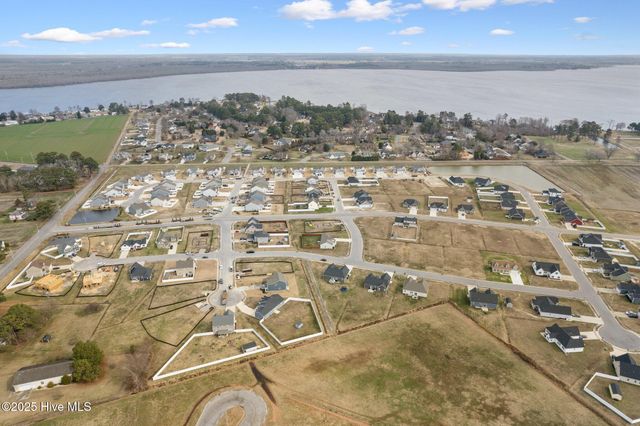 302 Mizzen Way, Elizabeth City, NC 27909