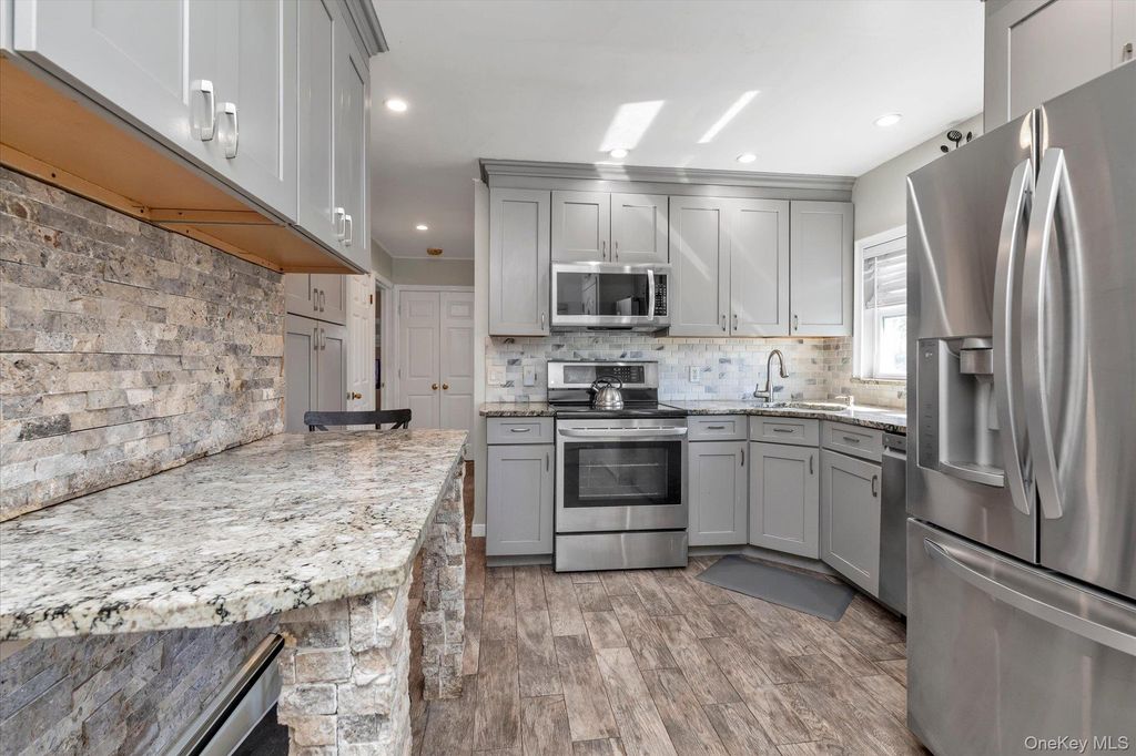 157 Land Lane, Westbury, NY 11590 — photo 2
